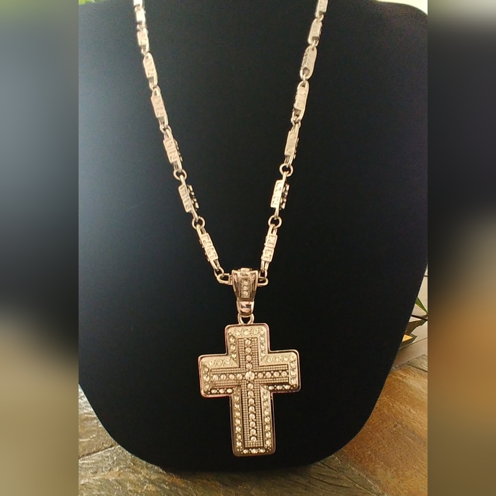Elegant Silver Cross Pendant Necklace